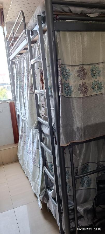 The Cultural Crashpad - 康乃馨旅館 Guest house Hong Kong